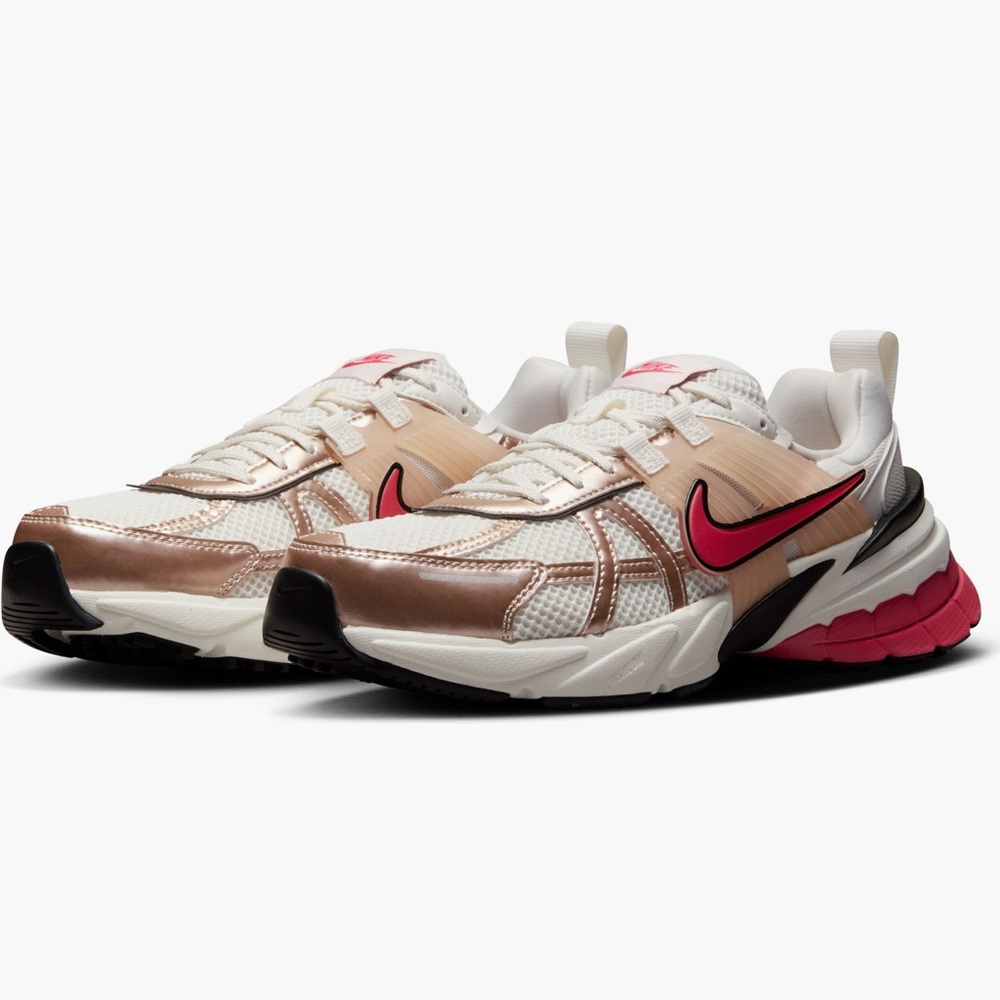 Nike V2K Run Sneaker in “Guava Ice/ Aster Pink” Size 8.